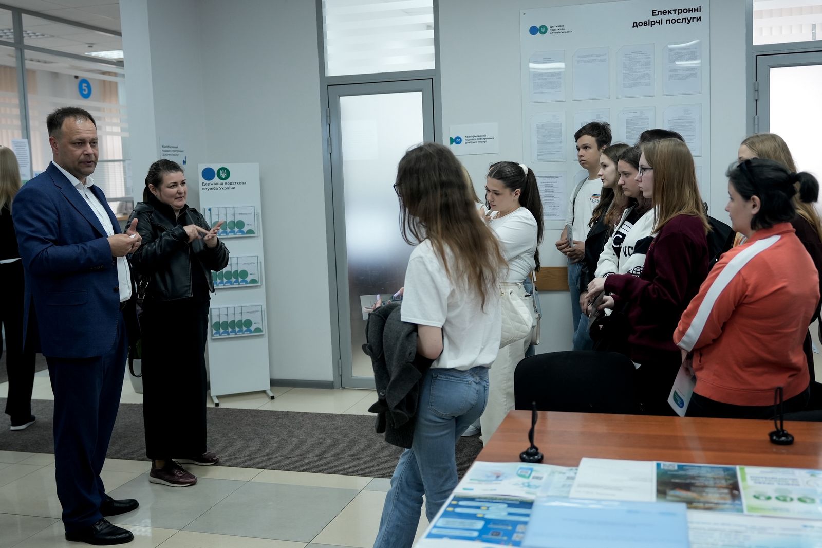 Безбар’єрність та сучасні сервіси: столична податкова провела ознайомчу зустріч для студентів. Фото № 1/0