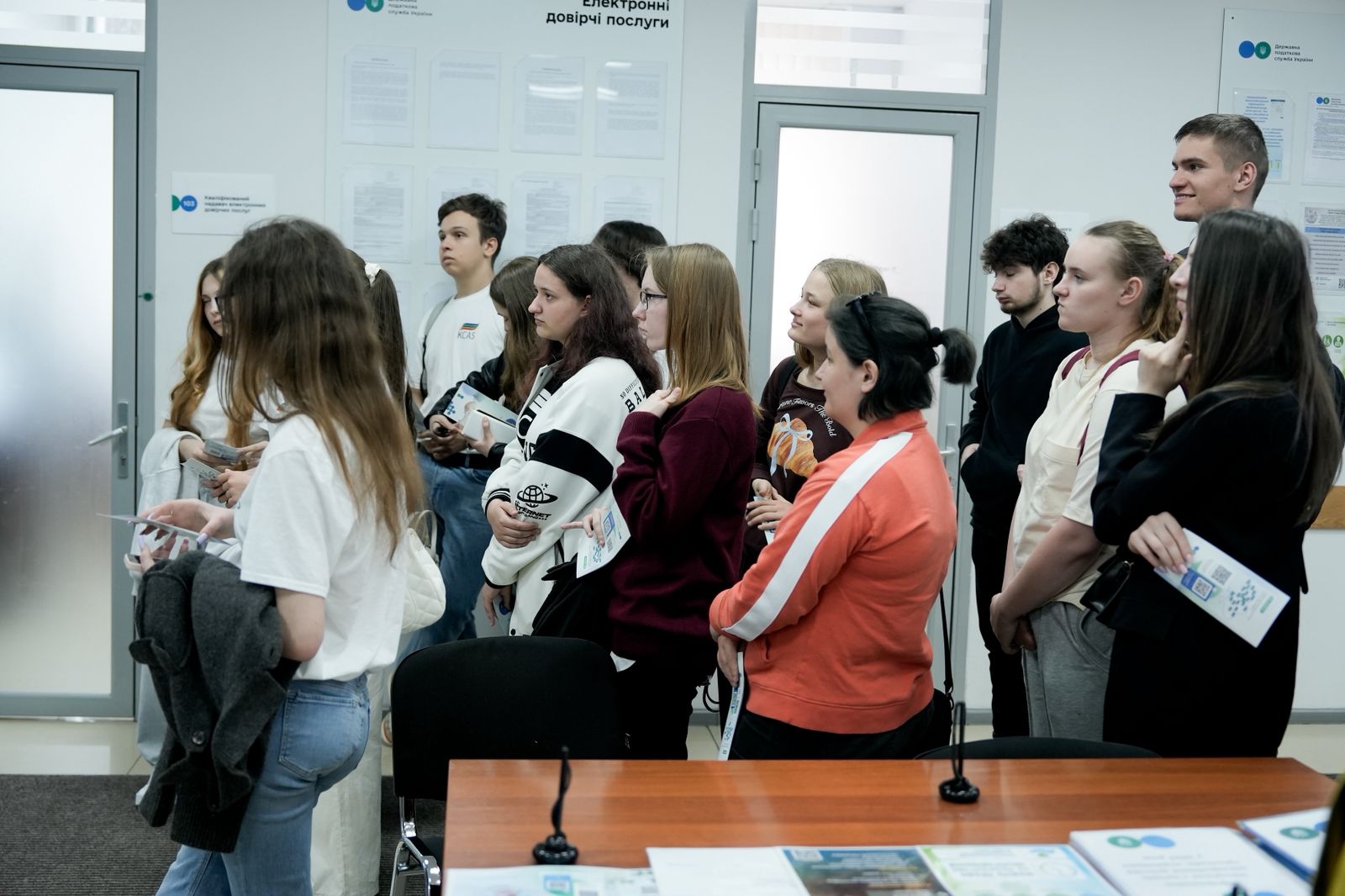 Безбар’єрність та сучасні сервіси: столична податкова провела ознайомчу зустріч для студентів. Фото № 13/12