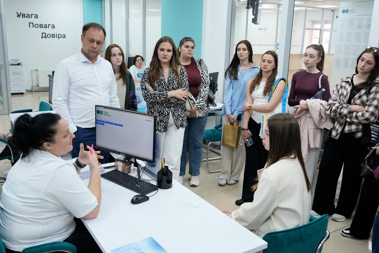 Офіс податкових консультантів столиці став майданчиком для діалогу зі студентами про сервіси ДПС. Фото № 14/13