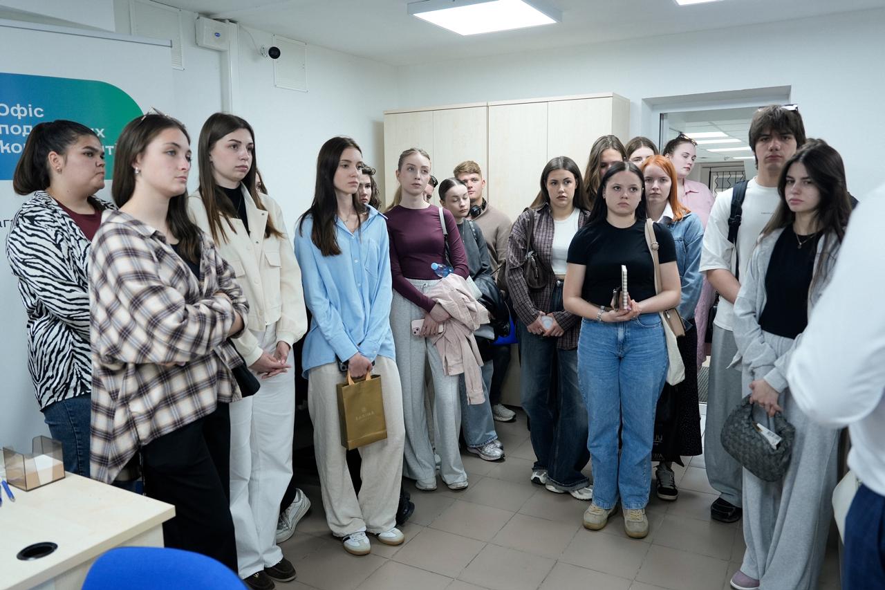 Офіс податкових консультантів столиці став майданчиком для діалогу зі студентами про сервіси ДПС. Фото № 18/17