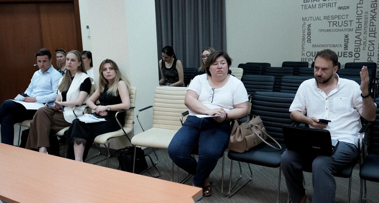 Відвертий діалог із столичним бізнесом: у ДПС Києва обговорили актуальні податкові питання. Фото № 7/6